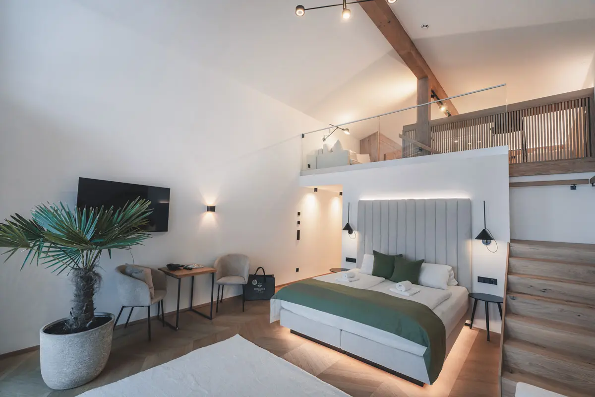Zimmer mit Bett